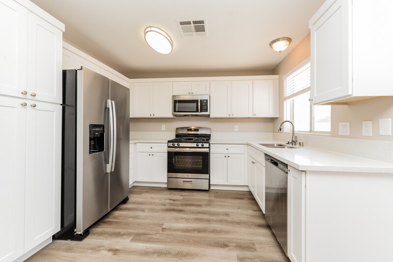 3,360/Mo, 9127 Jewel Crystal Ct Las Vegas, NV 89129 Kitchen View
