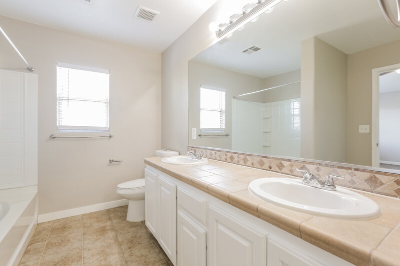 1,955/Mo, 5162 Dillingham Drive Las Vegas, NV 89122 Main Bathroom View