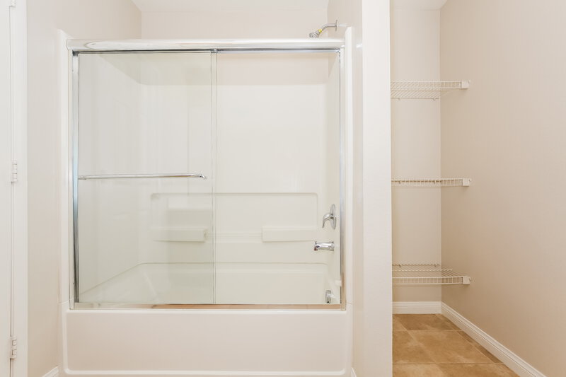 1,805/Mo, 7942 Bliss Hill Court Las Vegas, NV 89149 Bathroom View 3