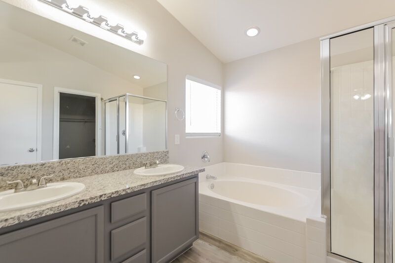2,970/Mo, 680 Marlberry Place Henderson, NV 89015 Main Bathroom View