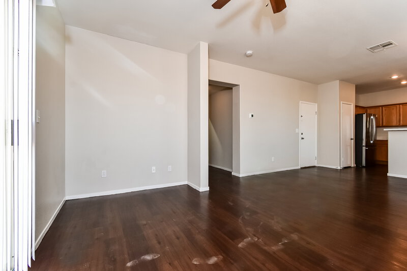 2,090/Mo, 4501 Lilac Field Ct North Las Vegas, NV 89031 Living Room View