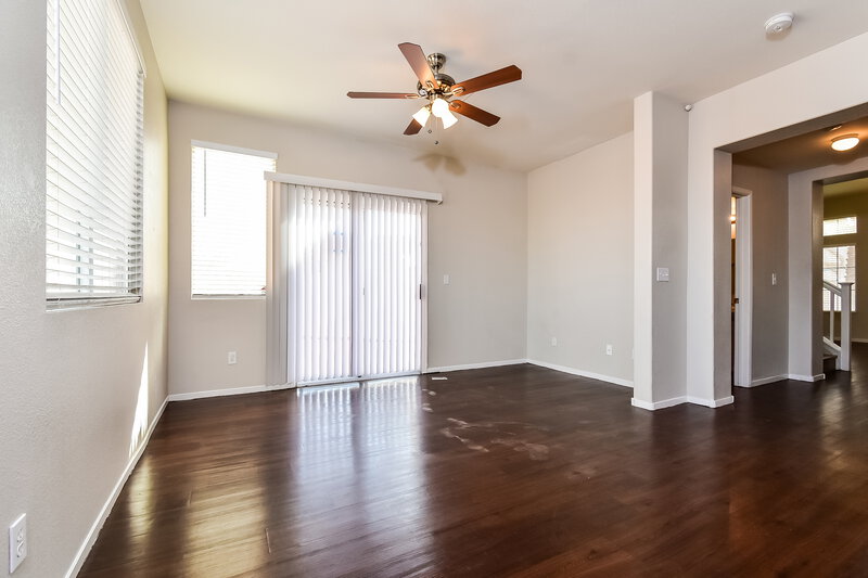 2,090/Mo, 4501 Lilac Field Ct North Las Vegas, NV 89031 Living Room View 2