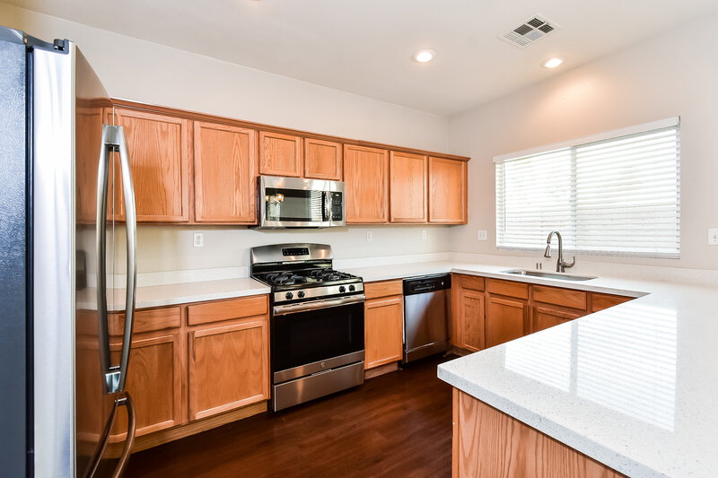 2,090/Mo, 4501 Lilac Field Ct North Las Vegas, NV 89031 Kitchen View