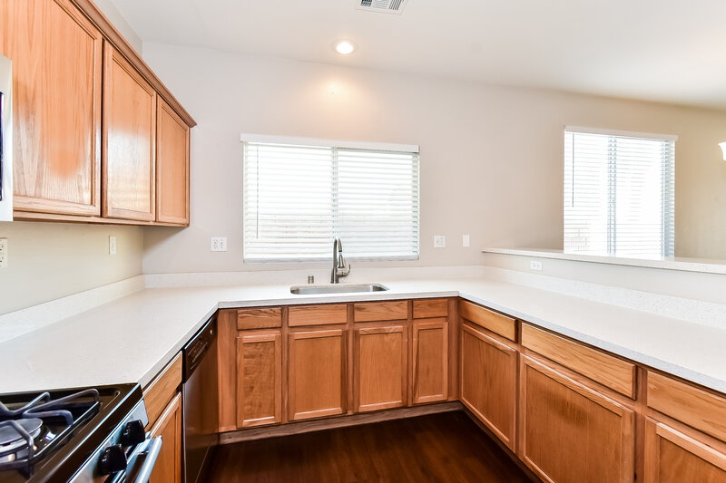 2,090/Mo, 4501 Lilac Field Ct North Las Vegas, NV 89031 Kitchen View 2