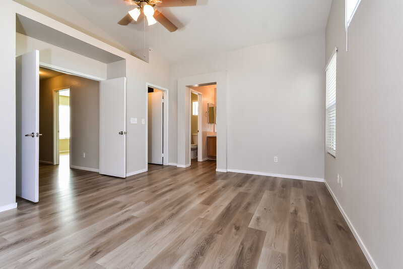 2,090/Mo, 4501 Lilac Field Ct North Las Vegas, NV 89031 Main Bedroom View 2