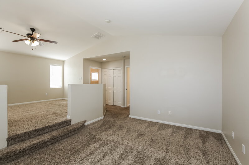 2,020/Mo, 6436 Butterfly Sky Street North Las Vegas, NV 89084 Main Bathroom View