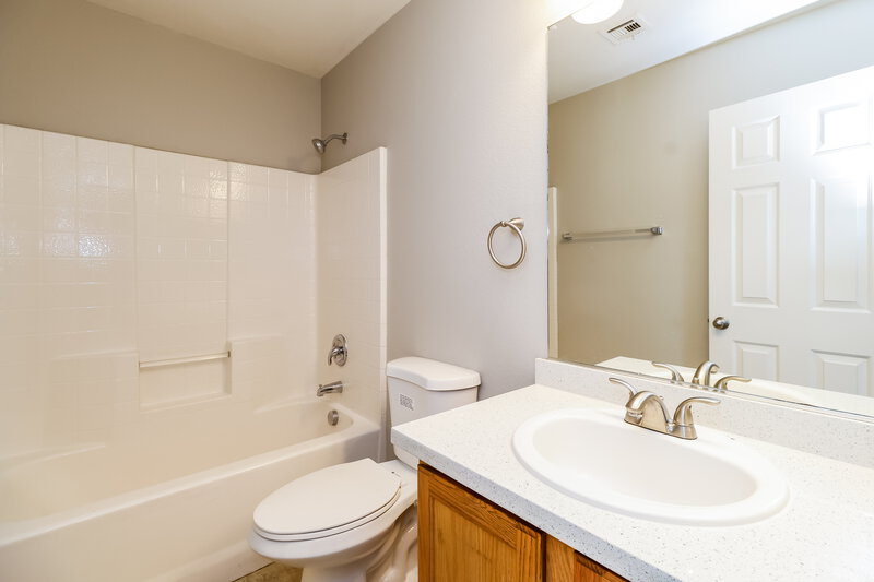 1,895/Mo, 5023 Sagelyn Street Las Vegas, NV 89122 Bathroom View 2