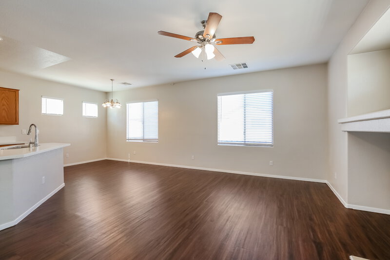 1,775/Mo, 6460 Hamilton Grove Ave Las Vegas, NV 89122 Dining Room View