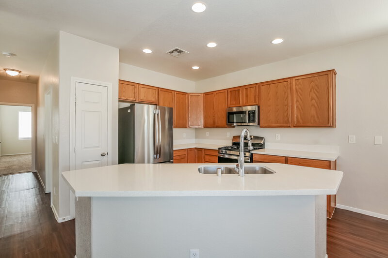 1,775/Mo, 6460 Hamilton Grove Ave Las Vegas, NV 89122 Kitchen View