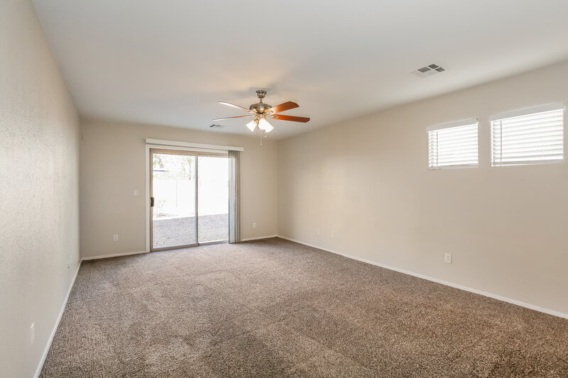 1,775/Mo, 6460 Hamilton Grove Ave Las Vegas, NV 89122 Family Room View