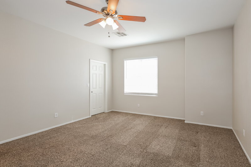 1,775/Mo, 6460 Hamilton Grove Ave Las Vegas, NV 89122 Main Bedroom View