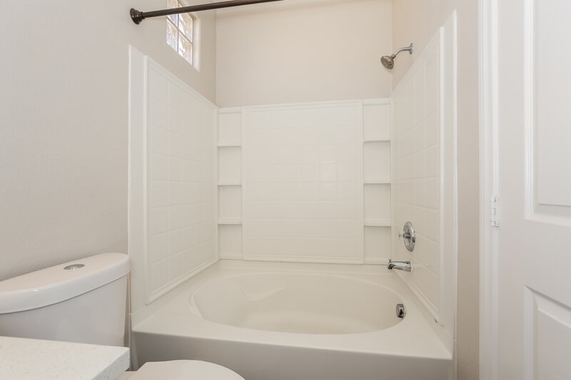 1,775/Mo, 6460 Hamilton Grove Ave Las Vegas, NV 89122 Main Bathroom View 2