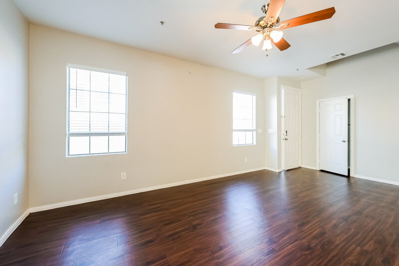 1,870/Mo, 6417 Pine Willows Court North Las Vegas, NV 89084 Living Room View 2