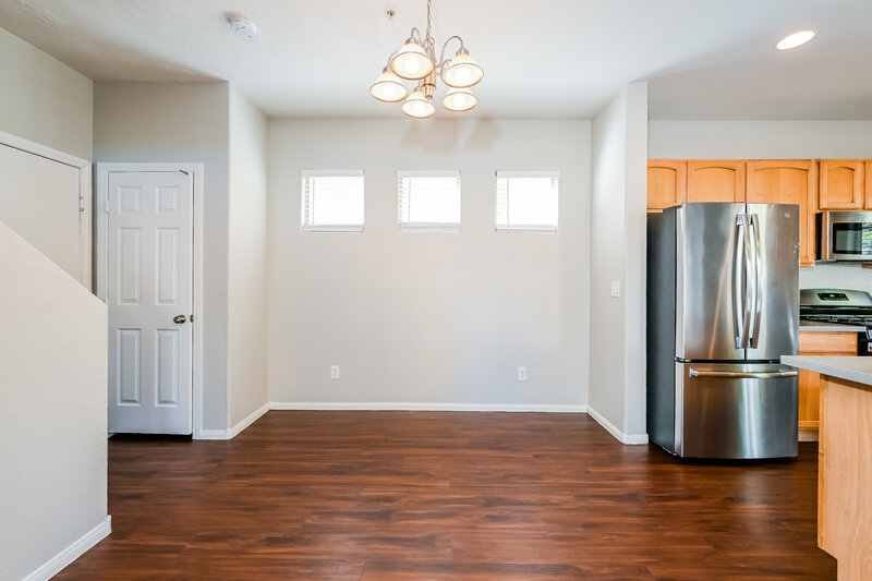 1,870/Mo, 6417 Pine Willows Court North Las Vegas, NV 89084 Dining Room View