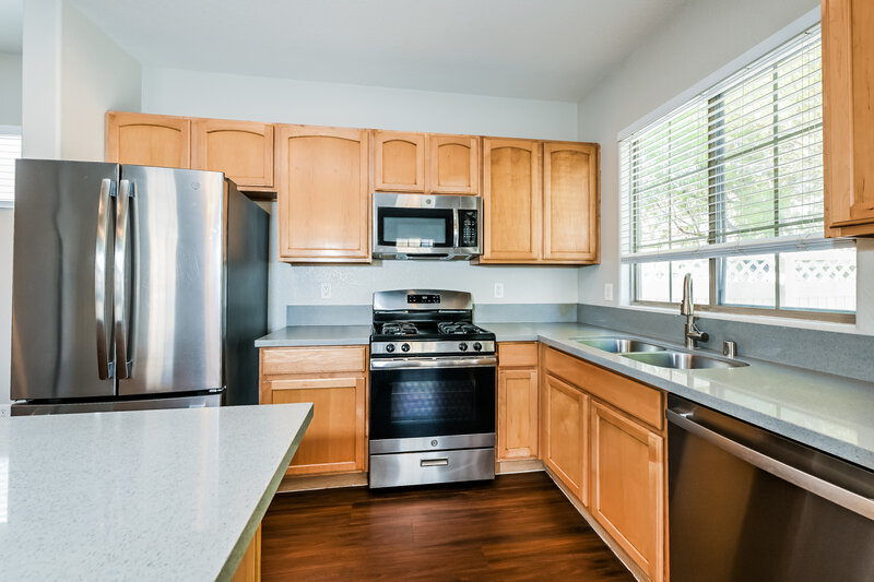 1,870/Mo, 6417 Pine Willows Court North Las Vegas, NV 89084 Kitchen View