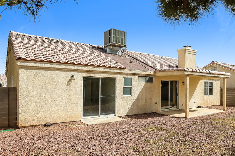 1,990/Mo, 4705 Wild Oak Way North Las Vegas, NV 89031 Rear View 2