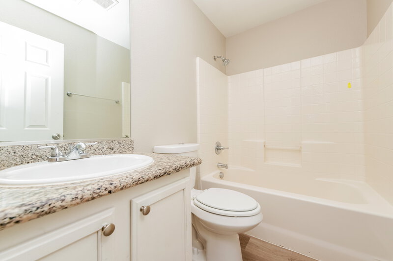 2,590/Mo, 8104 Finch Feather Street Las Vegas, NV 89143 Bathroom View