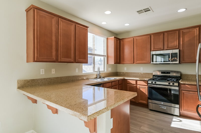 2,085/Mo, 1945 Barrel Oak Avenue North Las Vegas, NV 89031 Kitchen View
