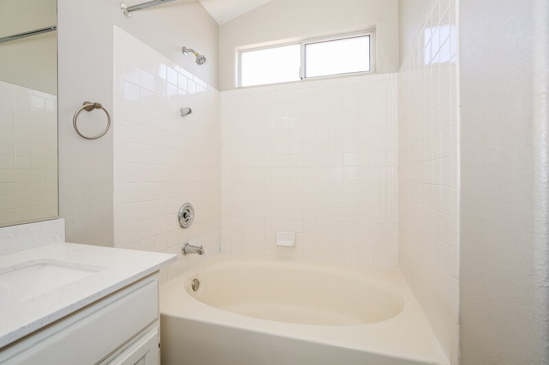 2,090/Mo, 9009 Ballad Avenue Las Vegas, NV 89129 Main Bathroom View 2