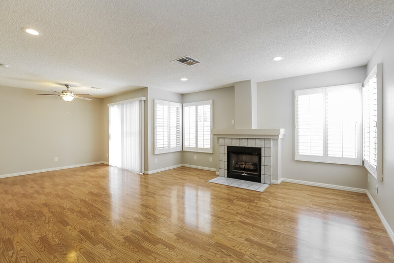 2,230/Mo, 4136 Glenfield Circle Las Vegas, NV 89129 Living Room View
