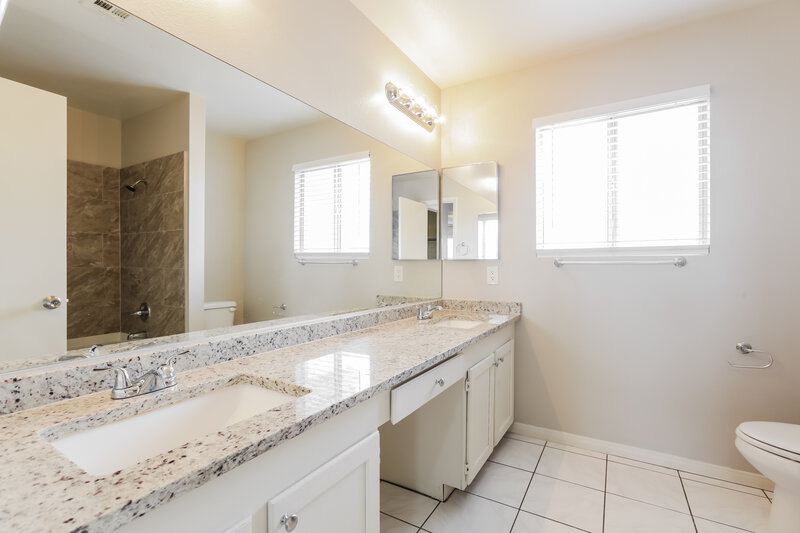 2,230/Mo, 4136 Glenfield Circle Las Vegas, NV 89129 Main Bathroom View