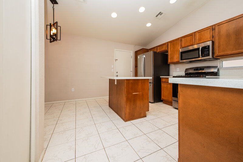 1,930/Mo, 5028 Monte Del Sol Ln North Las Vegas, NV 89031 Kitchen View