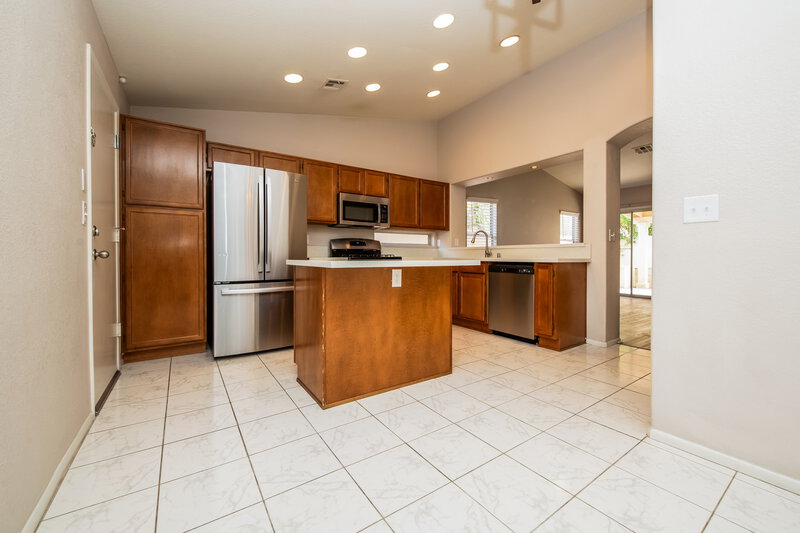 1,930/Mo, 5028 Monte Del Sol Ln North Las Vegas, NV 89031 Kitchen View 2