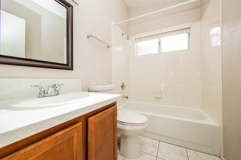 1,930/Mo, 5028 Monte Del Sol Ln North Las Vegas, NV 89031 Bathroom View