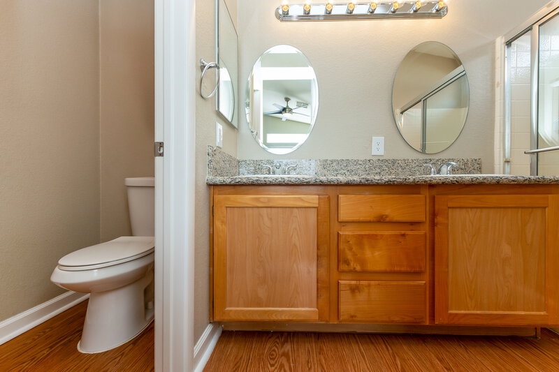 2,295/Mo, 5916 Round Castle Street Las Vegas, NV 89130 Main Bathroom View