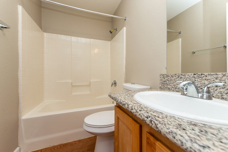 2,295/Mo, 5916 Round Castle Street Las Vegas, NV 89130 Bathroom View