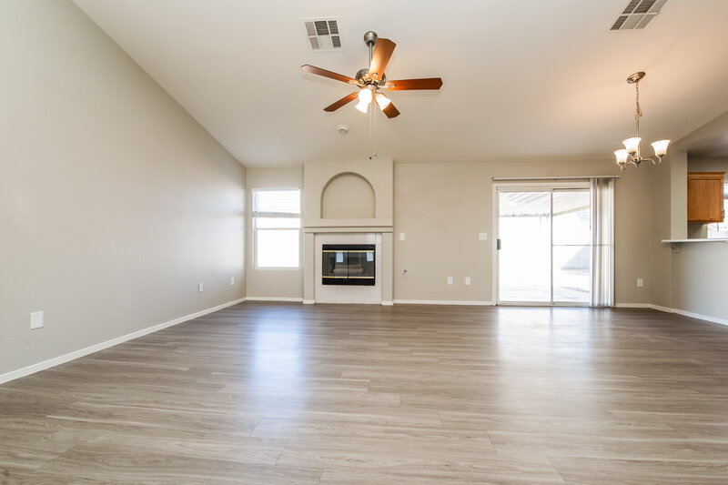 2,140/Mo, 206 Honey Locust Drive North Las Vegas, NV 89031 Living Room View