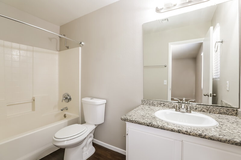 1,790/Mo, 832 Tollbrook Way Henderson, NV 89011 Main Bathroom View