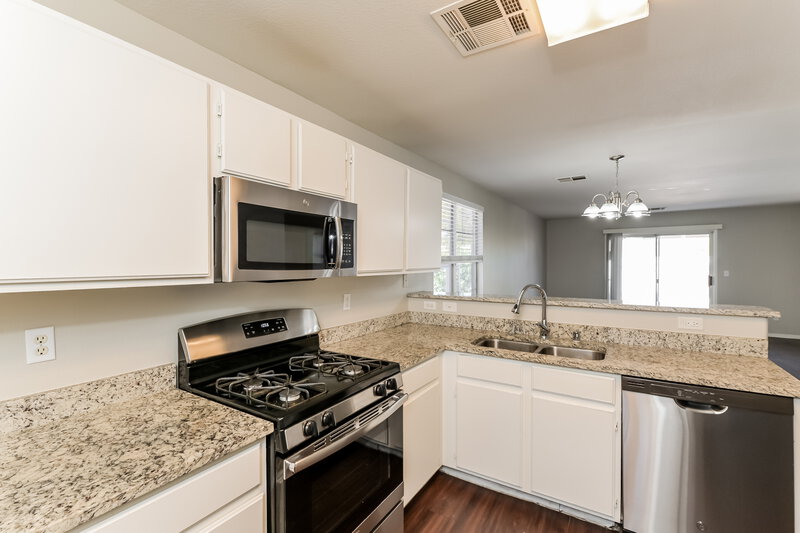 2,015/Mo, 614 Ana Raquel Ave North Las Vegas, NV 89031 Kitchen View