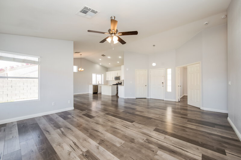 2,150/Mo, 704 Colonnade Row Dr North Las Vegas, NV 89032 Living Room View 2