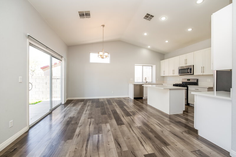 2,150/Mo, 704 Colonnade Row Dr North Las Vegas, NV 89032 Dining Room View