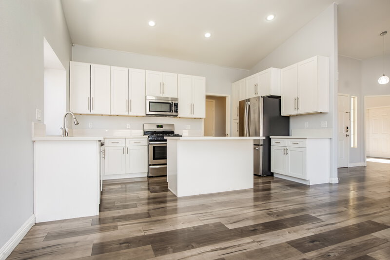 2,150/Mo, 704 Colonnade Row Dr North Las Vegas, NV 89032 Dining Room View 2