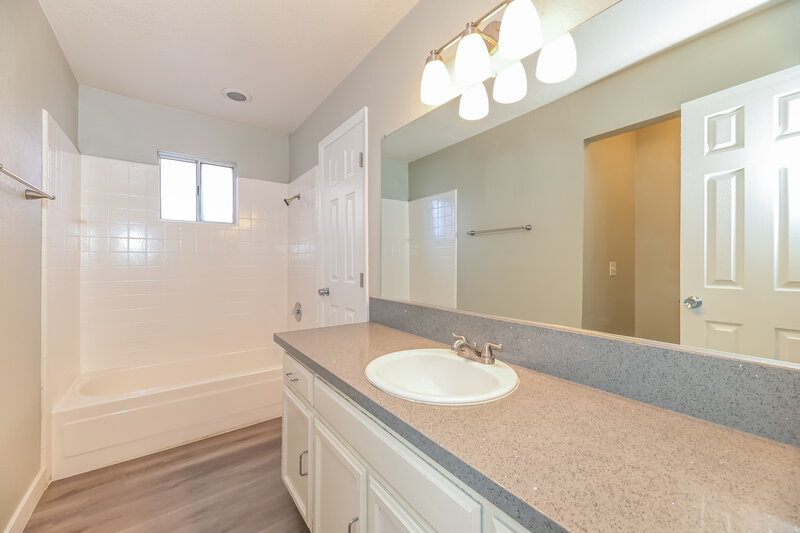 1,815/Mo, 510 Crony Avenue Henderson, NV 89011 Main Bathroom View