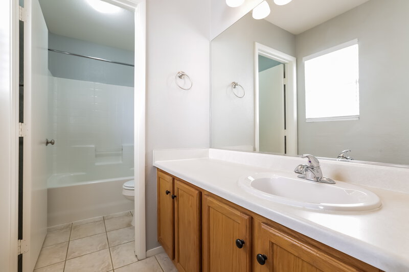 1,875/Mo, 8604 Grand Pine Avenue Las Vegas, NV 89143 Main Bathroom View