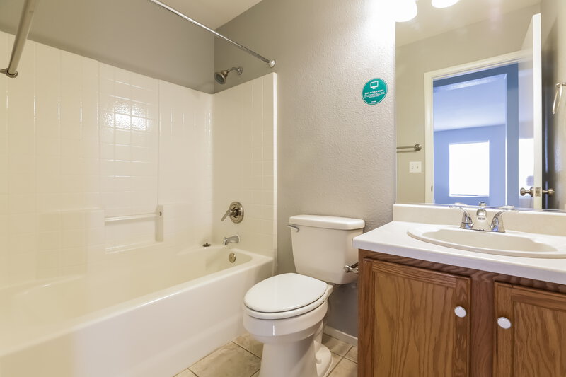 1,875/Mo, 8604 Grand Pine Avenue Las Vegas, NV 89143 Bathroom View