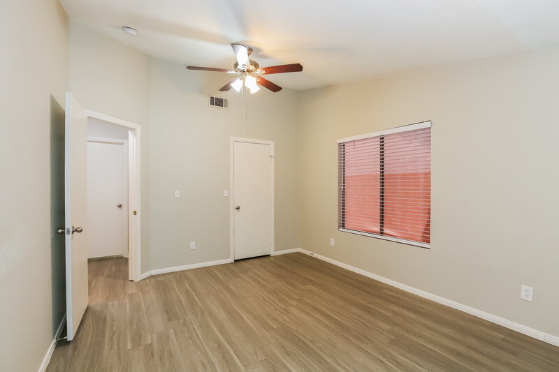 2,870/Mo, 4532 Possum Berry Lane North Las Vegas, NV 89081 Living Room View 2