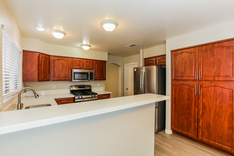 2,870/Mo, 4532 Possum Berry Lane North Las Vegas, NV 89081 Kitchen View