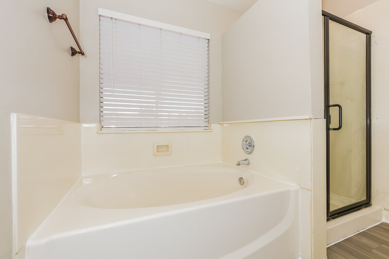 2,870/Mo, 4532 Possum Berry Lane North Las Vegas, NV 89081 Main Bathroom View