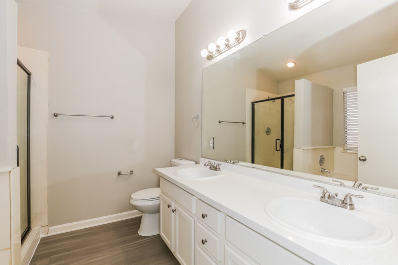 2,870/Mo, 4532 Possum Berry Lane North Las Vegas, NV 89081 Main Bathroom View 2