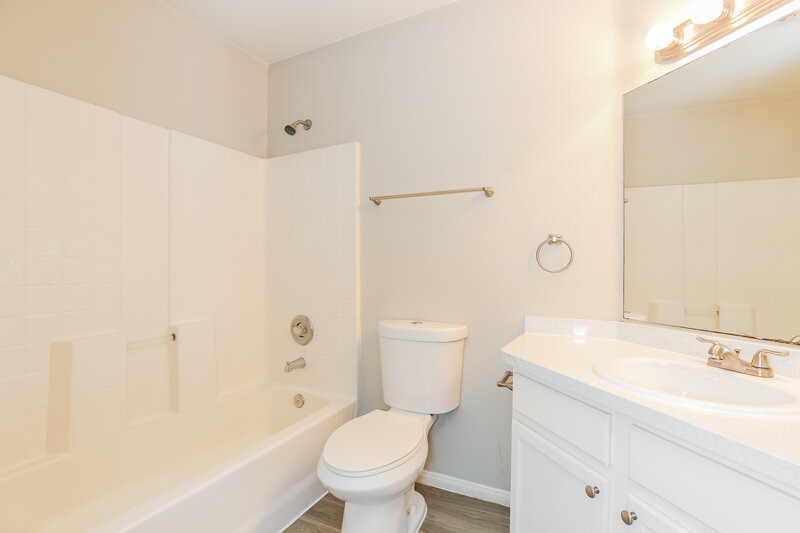 2,870/Mo, 4532 Possum Berry Lane North Las Vegas, NV 89081 Bathroom View