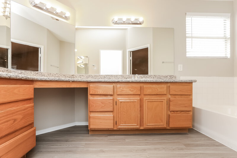2,145/Mo, 4119 Tatum Ct North Las Vegas, NV 89032 Main Bathroom View