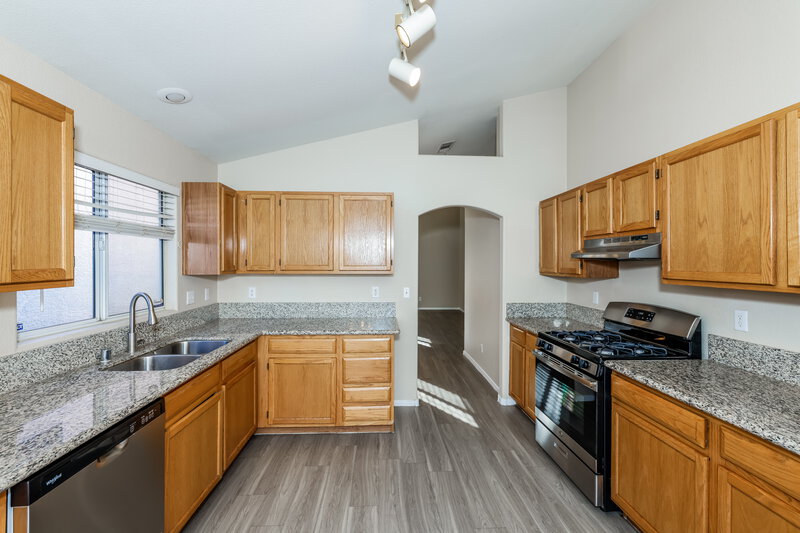 1,735/Mo, 6376 Venus Vale Court Las Vegas, NV 89156 Kitchen View