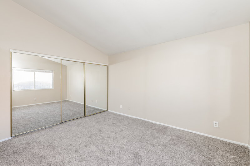 1,735/Mo, 6376 Venus Vale Court Las Vegas, NV 89156 Main Bedroom View 2