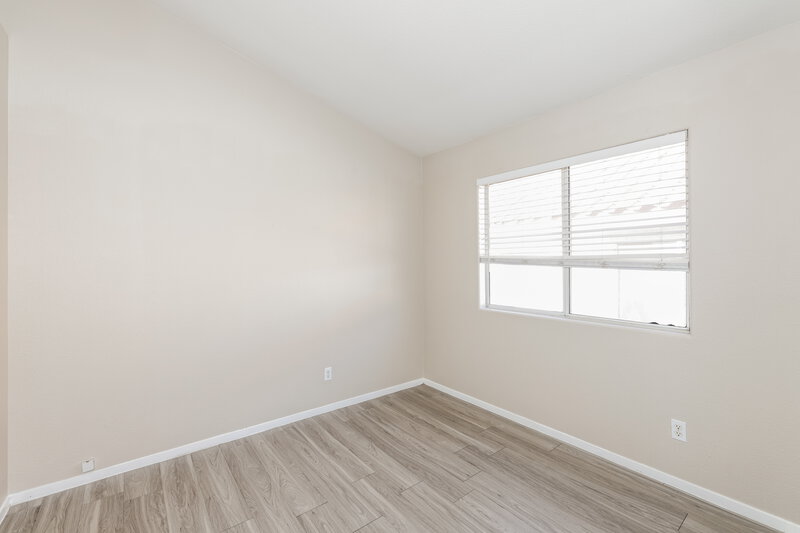 1,735/Mo, 6376 Venus Vale Court Las Vegas, NV 89156 Bedroom View 2