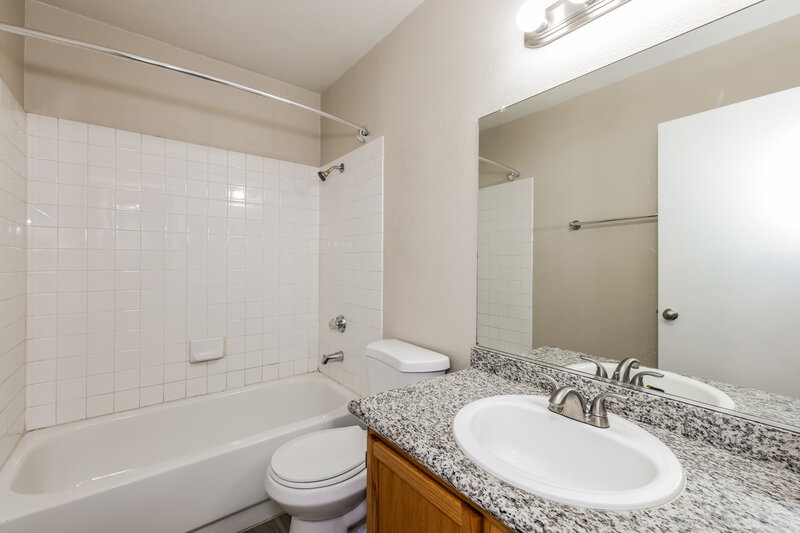 1,735/Mo, 6376 Venus Vale Court Las Vegas, NV 89156 Bathroom View