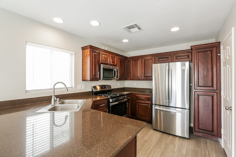 2,250/Mo, 9469 Diamond Bridge Avenue Las Vegas, NV 89166 Kitchen View